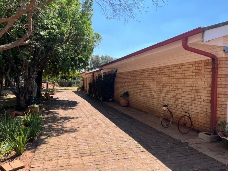 6 Bedroom Property for Sale in Koster North West